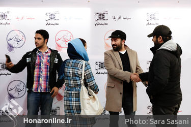 اکران مردمی فیلم "ثبت با سند برابر است" در سینما آفریقا