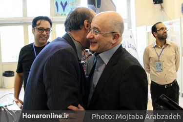 بازدید علی مرادخانی از نمایشگاه قرآن 