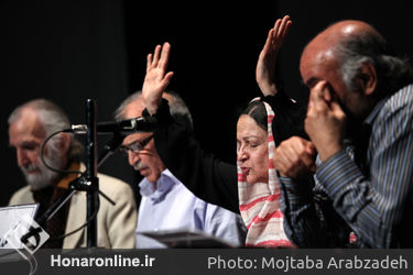 نمایشنامه خوانی "سنگلج با خلج"در تماشاخانه سنگلج