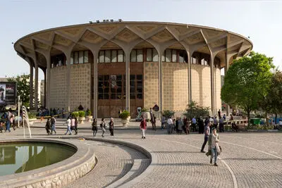 رشد ۱۸۸ درصدی آمار تماشاگران تئاتر در یک سال | گزارش عملکرد اداره کل هنرهای نمایشی در دولت سیزدهم منتشر شد