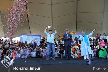 شادپیمایی عروسک‌ها در بوستان آب و آتش‎