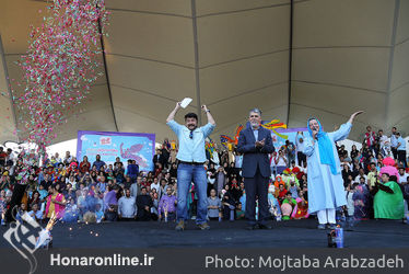 شادپیمایی عروسک‌ها در بوستان آب و آتش‎