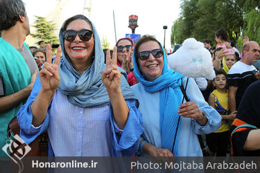 شادپیمایی عروسک‌ها در بوستان آب و آتش‎