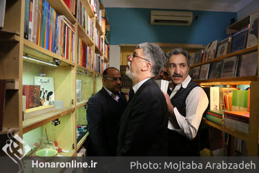 کتاب‌گردی وزیر فرهنگ و ارشاد اسلامی و معاون هنری