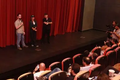 اکران بامدادی «اسکورت»
