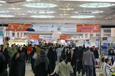 
عرضه ۲۵۰ ‌هزار عنوان کتاب در سکوها و بسترهای فضای مجازی