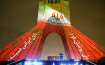 پخش مستقیم فوتبال  ایران و عراق و  جشن پیروزی در میدان آزادی 