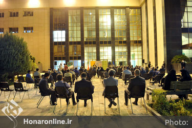 نشست صمیمانه هنرمندان و فعالان هنرهای تجسمی با وزیر فرهنگ و ارشاد اسلامی(2)