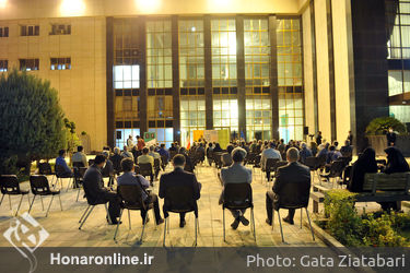 نشست صمیمانه هنرمندان و فعالان هنرهای تجسمی با وزیر فرهنگ و ارشاد اسلامی(2)