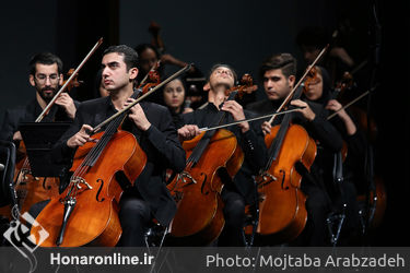 اجرای قطعه "نی نوا" توسط ارکستر ملی ایران