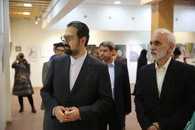 بازدید معاون امور هنری از نمایشگاه هنرجویان هنرستان کمال‌الملک