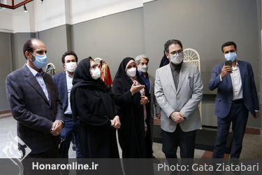 بازدید معاون امور هنری وزارت فرهنگ و ارشاد اسلامی از نمایشگاه لباس عاشورایی