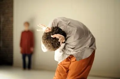 پرفورمنس آرت "بینگ" در خانه نمایش مهرگان