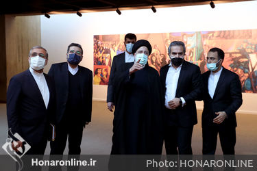 بازدید رئیس جمهور از نمایشگاه «آینه در آینه»