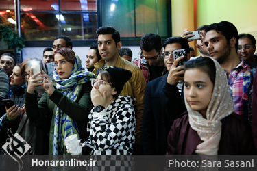 اکران مردمی فیلم "ثبت با سند برابر است" در سینما آفریقا