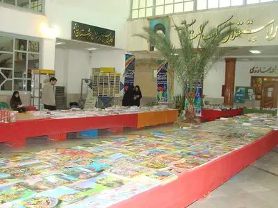 برپایی نمایشگاه با بیش از ۱۵ هزار جلد کتاب در نهاوند