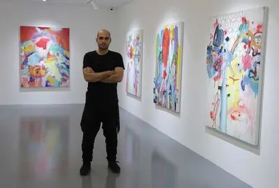 نقاشی‌هایی برای از بین بردن محدودیت ذهنی/ روایت یوشا بشیر از نمایشگاه "مناظر بیرونی/ درونی- صورت ناپایدار" در گالری اعتماد 