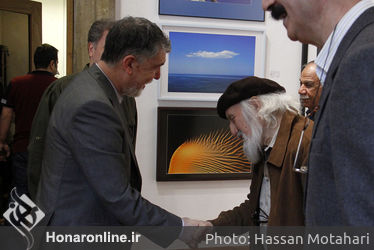 بازدید وزیر ارشاد از اولین نمایشگاه هنرمندان پیشکسوت در فرهنگسرای نیاوران 