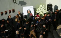 تشییع پیکر دنیا فنی زاده‎ از مقابل خانه سینما