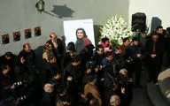 تشییع پیکر دنیا فنی زاده‎ از مقابل خانه سینما