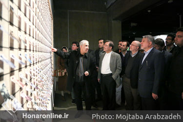 بازدید وزیر ارشاد ، وزیر راه و معاونت هنری از نمایشگاه آثار جشنواره هنرهای تجسمی فجر