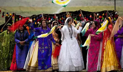 طراحی لباس مدرن اجتماع با الهام از لباس اقوام بختیاری و قشقایی
