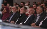 رئیس جمهور به تماشای «سیمرغ» نشست + تصاویر