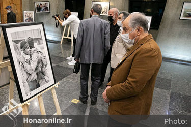 مراسم اختتامیه نمایشگاه عکس «خنده بر آتش» در مجموعه فرهنگی هنری برج آزادی