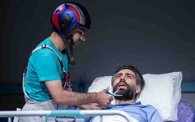 یادداشتی بر نمایش «بالاخره این زندگی مال کیه؟» | نگاهی تازه به اثر برایان کلارک