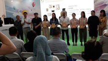 Hamideh Khosravian honored at Ananas Illustration Exhibition