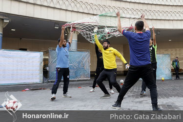 اجرای نمایش‌ خیابانی «چرخیدن» در چهل و یکمین جشنواره تئاتر فجر