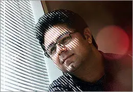 اولین کنسرت تلفیقی حجت اشرف‌زاده بعد از محرم / خواننده سنتی هستم اما موسیقی تلفیقی را دوست دارم