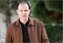 ساداتیان: ˝برف روی کاج‌ها˝ برای تحکیم خانواده ساخته شد/ حوزه هنری بر سر مواضع فراقانونی خود است