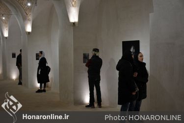  نمایشگاه عکس"مکاتبات" با آثاری از ایوان‌ دِ روزا، عکاس ایتالیایی  در فضایِ هنری هشت‌چشمه کاشان