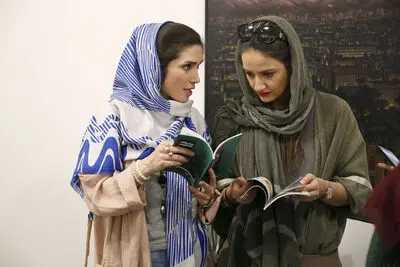 افتتاحیه‌ی نمایشگاه نقاشی‌های ثمیلا امیرابراهیمی در گالری هور