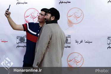 اکران مردمی فیلم "ثبت با سند برابر است" در سینما آفریقا