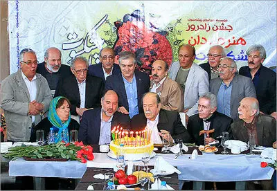 برگزاری جشن تولد هنرمندان پیشکسوت فروردین با حضور محمد‌علی کشاورز