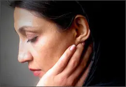نانسی را درونگرا دیدم / روایت رامونا شاه از بازی در نمایش‌های ˝به مناسبت ورود اشکان˝ و ˝الیور تویست˝