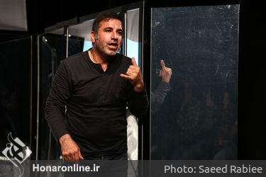 نمایش "مکعب" در سالن خانه نمایش در اداره تئاتر