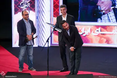 "سرخ‌پوست" بهترین فیلم جشن بزرگ سینمای ایران شد / چهار جایزه برای "تنگه ابوقریب" / شب ناکامی "مغزهای کوچک زنگ‌زده"