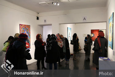 افتتاحیه نمایشگاه نقاشی‌های نیوشا خطیب در گالری فردا