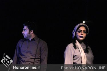 نمایش "تجربه‌های اخیر" در تماشاخانه مهرگان