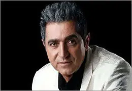 فریدون آسرایی: در ایران قصد خوانندگی نداشتم / آنقدر پولدار نیستم که لباس ارزان بخرم