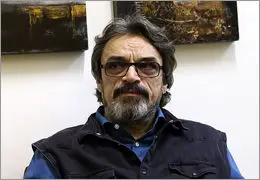 اهدای مدالیوم نوشین خانه تئاتر به حسین علیزاده