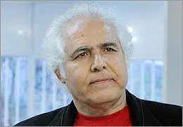  بهزاد شیشه گران نقاشی مجسمه‌گونه‌هایش را به گالری آریا برد