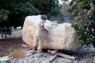 Iranian Sculptors Taking Part in Beirut Symposium