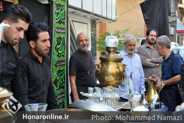 مراسم گرامى‌داشت هفتمین شب شهادت امام حسین (ع) در موسسه توسعه هنرهای معاصر (2)