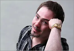 اعتمادی: گروه‌های زیرزمینی نیازمند حمایت مسئولان هستند / ساختار موسیقی زیرزمینی ضعیف است