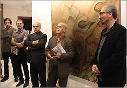  نقاشی خط های ˝علی گنجی˝ در گالری ˝ساربان˝بر روی دیوار رفت