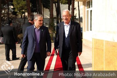 تجلیل از هنرمندان متولد دی ماه در مجتمع باغ زیبا